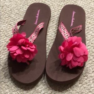 Hanna Andersson flip flops